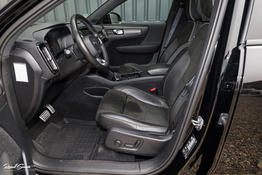 Volvo XC40 2.0 T4 R-Design | Panorama dak | Adaptieve cruise | Memory | Harman Kardon |