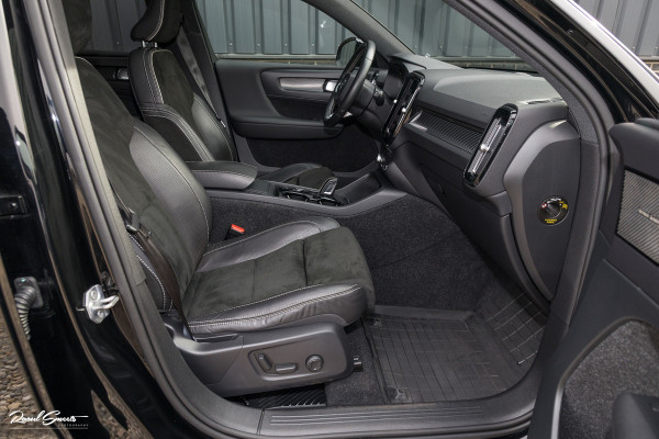 Volvo XC40 2.0 T4 R-Design | Panorama dak | Adaptieve cruise | Memory | Harman Kardon |