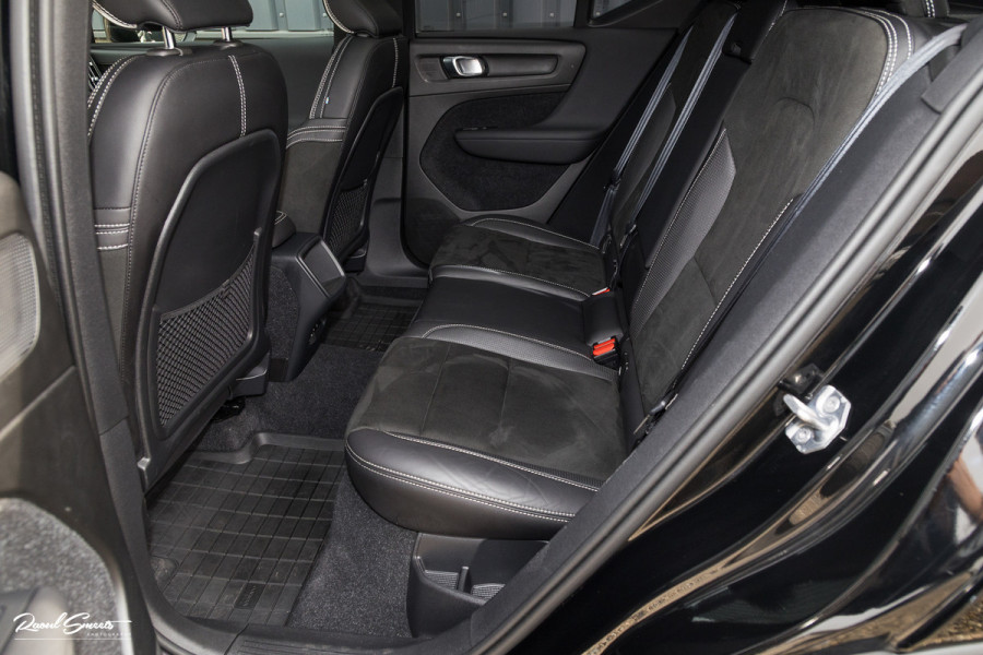 Volvo XC40 2.0 T4 R-Design | Panorama dak | Adaptieve cruise | Memory | Harman Kardon |