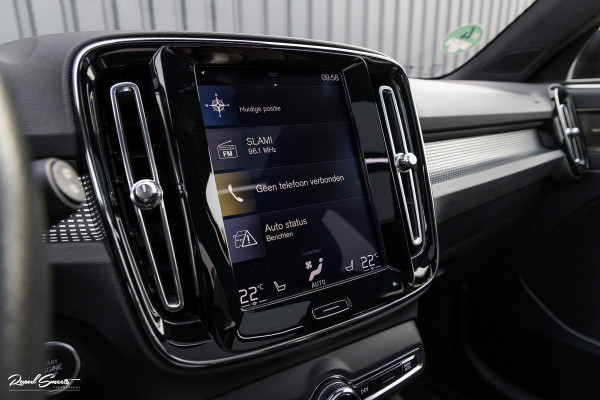 Volvo XC40 2.0 T4 R-Design | Panorama dak | Adaptieve cruise | Memory | Harman Kardon |