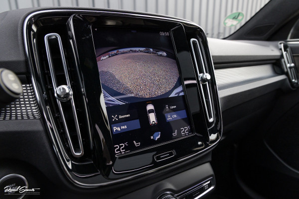Volvo XC40 2.0 T4 R-Design | Panorama dak | Adaptieve cruise | Memory | Harman Kardon |