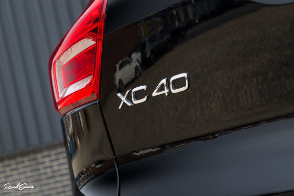 Volvo XC40 2.0 T4 R-Design | Panorama dak | Adaptieve cruise | Memory | Harman Kardon |