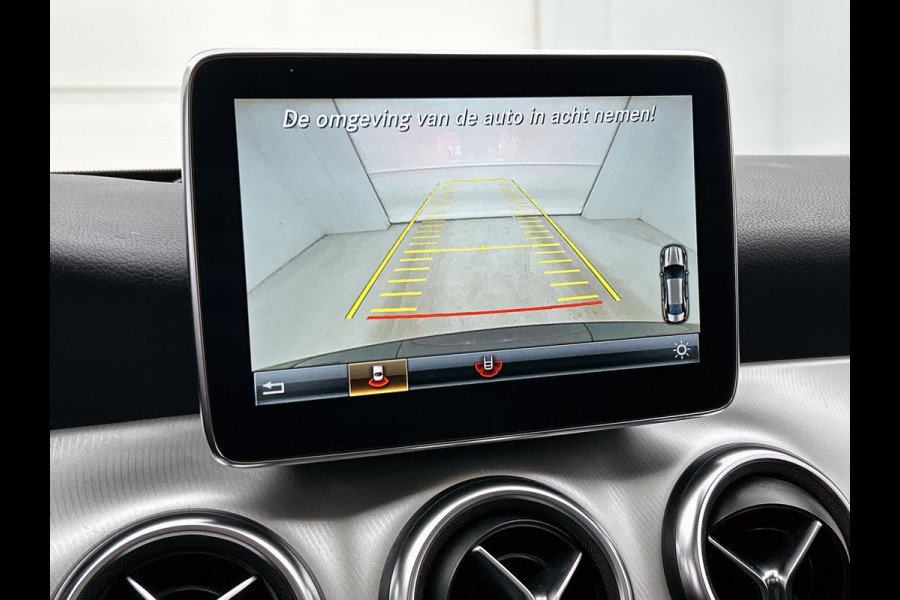 Mercedes-Benz CLA-Klasse 180 Business Solution AMG(Goed OnderH, Panorama, Camera, Carplay, Navi, StoelV, Etc)