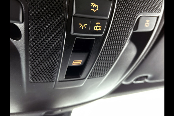 Mercedes-Benz CLA-Klasse 180 Business Solution AMG(Goed OnderH, Panorama, Camera, Carplay, Navi, StoelV, Etc)