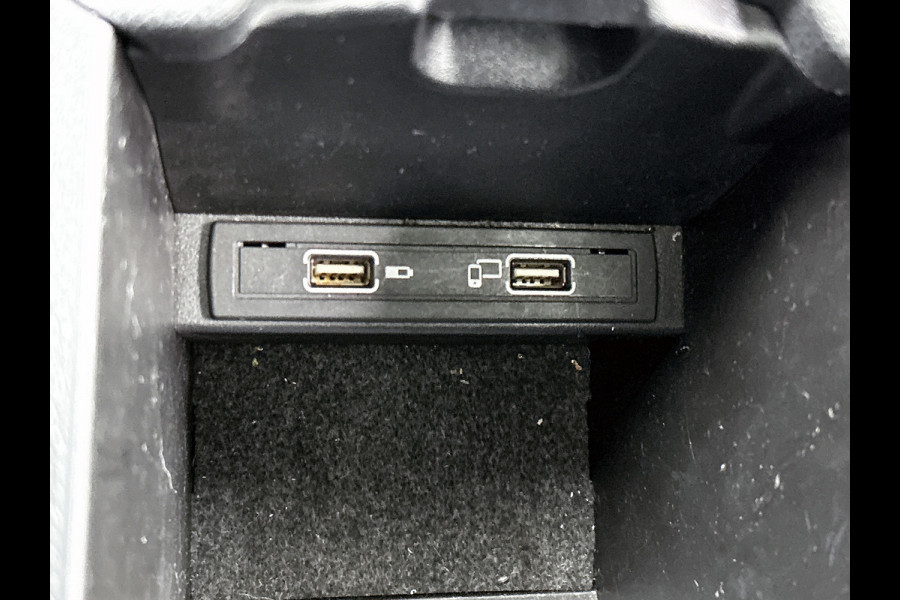 Mercedes-Benz CLA-Klasse 180 Business Solution AMG(Goed OnderH, Panorama, Camera, Carplay, Navi, StoelV, Etc)