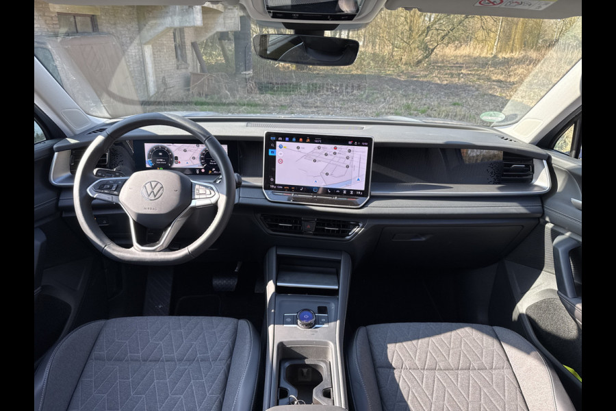 Volkswagen Tayron 1.5 eTSI LIFE EDITION 7PERS. 7-PERSOONS/TREKHAAK/360CAMERA FABRIEKS GARANTIE