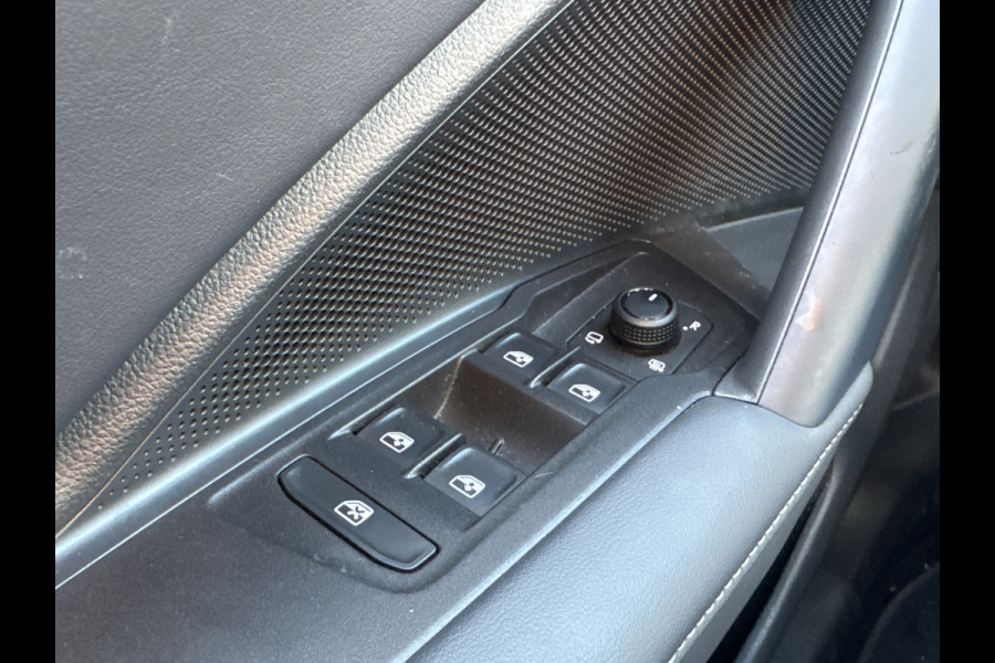 Volkswagen Tayron 1.5 eTSI LIFE EDITION 7PERS. 7-PERSOONS/TREKHAAK/360CAMERA FABRIEKS GARANTIE