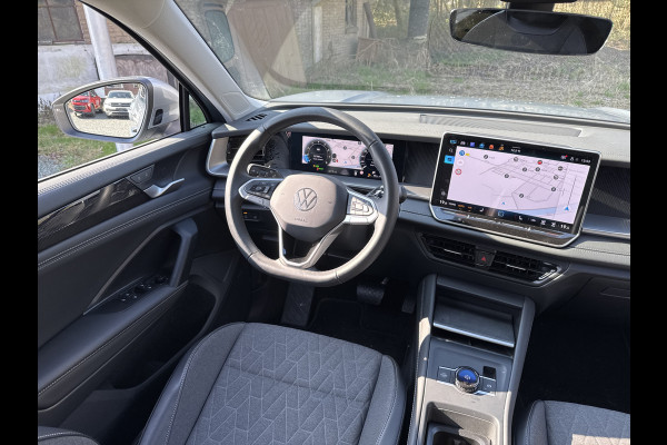 Volkswagen Tayron 1.5 eTSI LIFE EDITION 7PERS. 7-PERSOONS/TREKHAAK/360CAMERA FABRIEKS GARANTIE