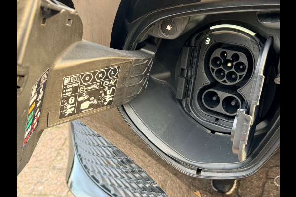 Mercedes-Benz Eqv 300 90kWh SoH 95.9 % L3 Extra Lang - 8 Zits - Leder - elc. Schuif