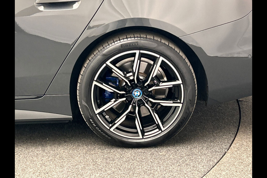BMW i4 EDrive40 High Executive M/Sport 84 kWh | Pano/Dak | Warmtepomp | Adapt.Cruise/Control | Head/Up | 1e Eigenaar