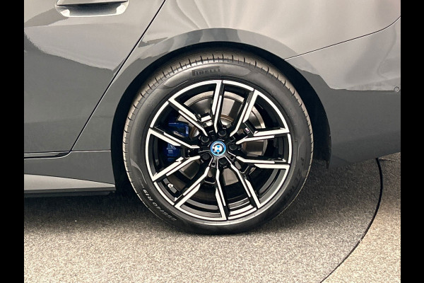 BMW i4 EDrive40 High Executive M/Sport 84 kWh | Pano/Dak | Warmtepomp | Adapt.Cruise/Control | Head/Up | 1e Eigenaar