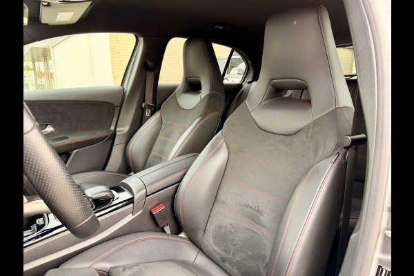 Mercedes-Benz A-Klasse 180 Business Solution AMG A35 Bumpers 19" AMG Velgen | Camera