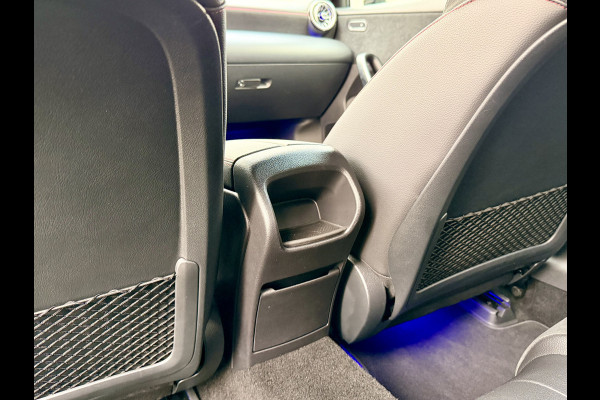 Mercedes-Benz A-Klasse 180 Business Solution AMG A35 Bumpers 19" AMG Velgen | Camera