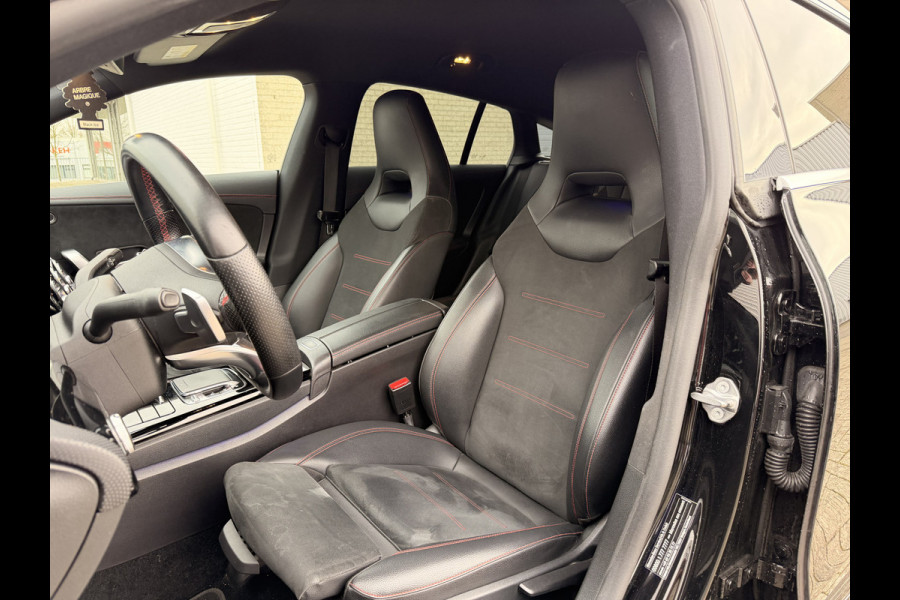 Mercedes-Benz CLA-Klasse Shooting Brake 180 Business Solution AMG NAVI | Camera | Stoelverwarming | 18" velgen
