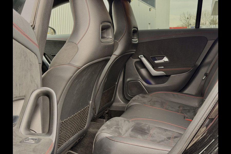 Mercedes-Benz CLA-Klasse Shooting Brake 180 Business Solution AMG NAVI | Camera | Stoelverwarming | 18" velgen