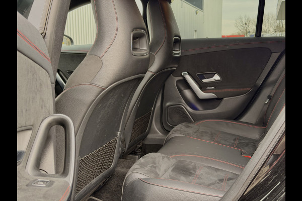 Mercedes-Benz CLA-Klasse Shooting Brake 180 Business Solution AMG NAVI | Camera | Stoelverwarming | 18" velgen