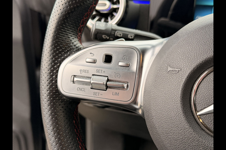 Mercedes-Benz CLA-Klasse Shooting Brake 180 Business Solution AMG NAVI | Camera | Stoelverwarming | 18" velgen