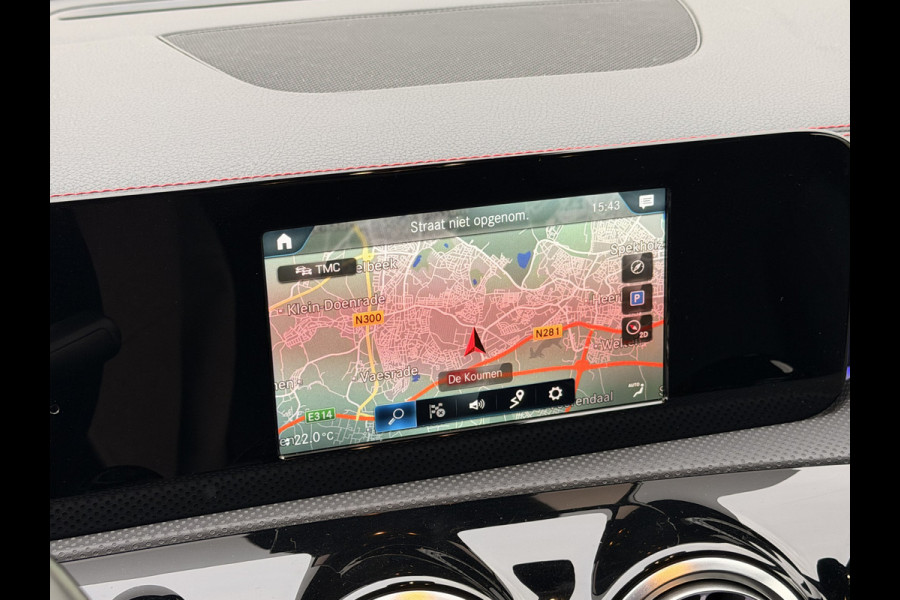 Mercedes-Benz CLA-Klasse Shooting Brake 180 Business Solution AMG NAVI | Camera | Stoelverwarming | 18" velgen