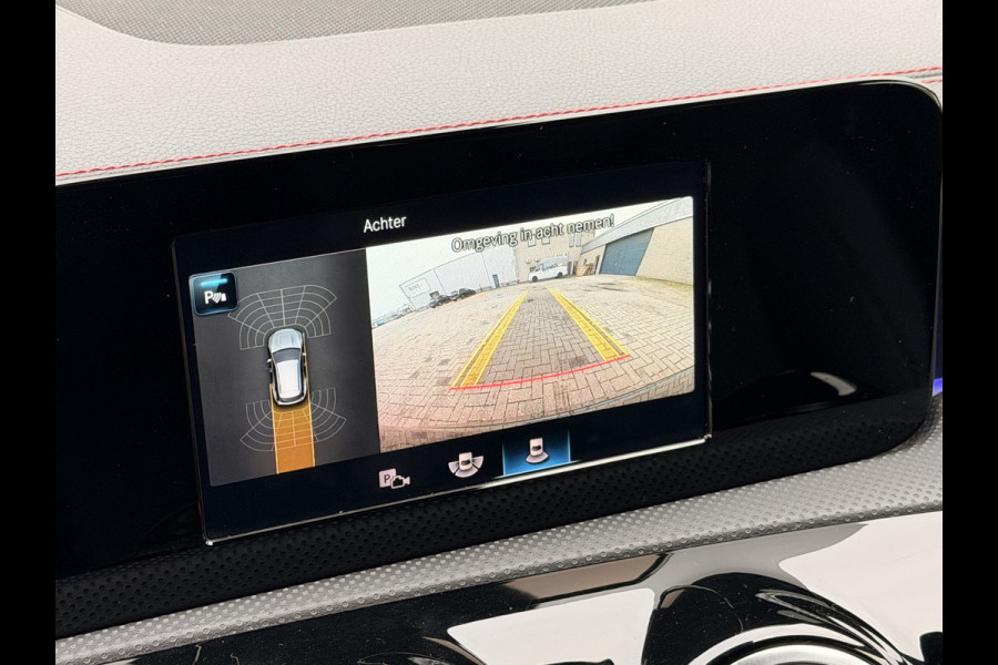 Mercedes-Benz CLA-Klasse Shooting Brake 180 Business Solution AMG NAVI | Camera | Stoelverwarming | 18" velgen