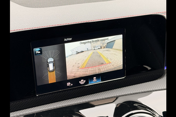 Mercedes-Benz CLA-Klasse Shooting Brake 180 Business Solution AMG NAVI | Camera | Stoelverwarming | 18" velgen