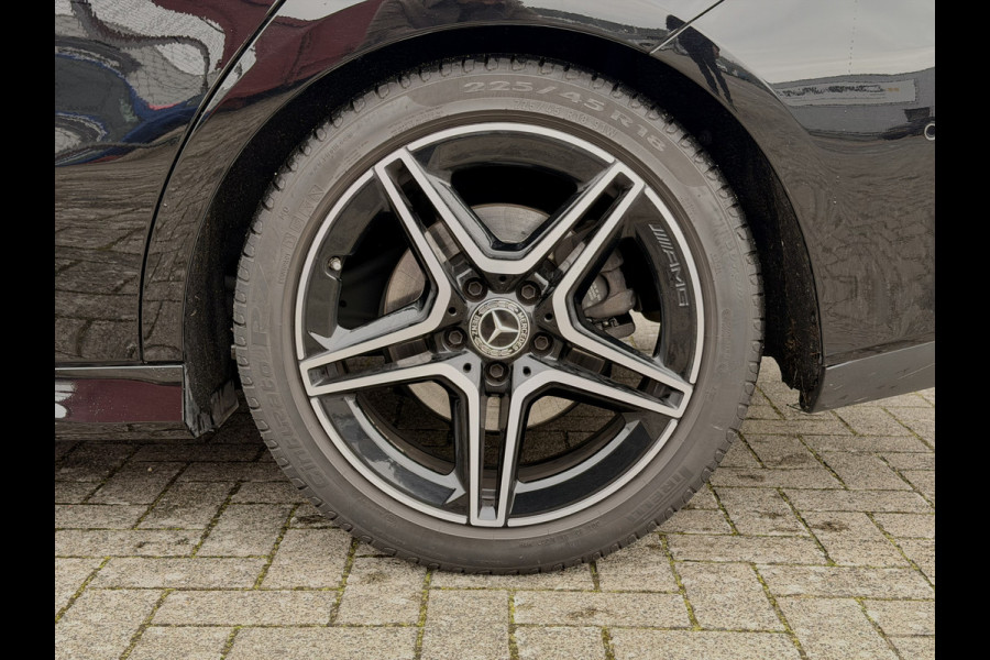 Mercedes-Benz CLA-Klasse Shooting Brake 180 Business Solution AMG NAVI | Camera | Stoelverwarming | 18" velgen
