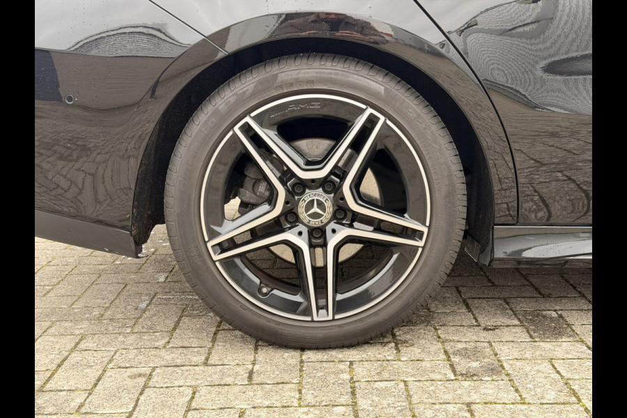 Mercedes-Benz CLA-Klasse Shooting Brake 180 Business Solution AMG NAVI | Camera | Stoelverwarming | 18" velgen
