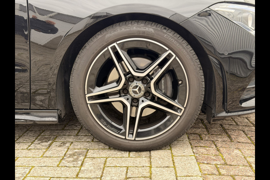 Mercedes-Benz CLA-Klasse Shooting Brake 180 Business Solution AMG NAVI | Camera | Stoelverwarming | 18" velgen