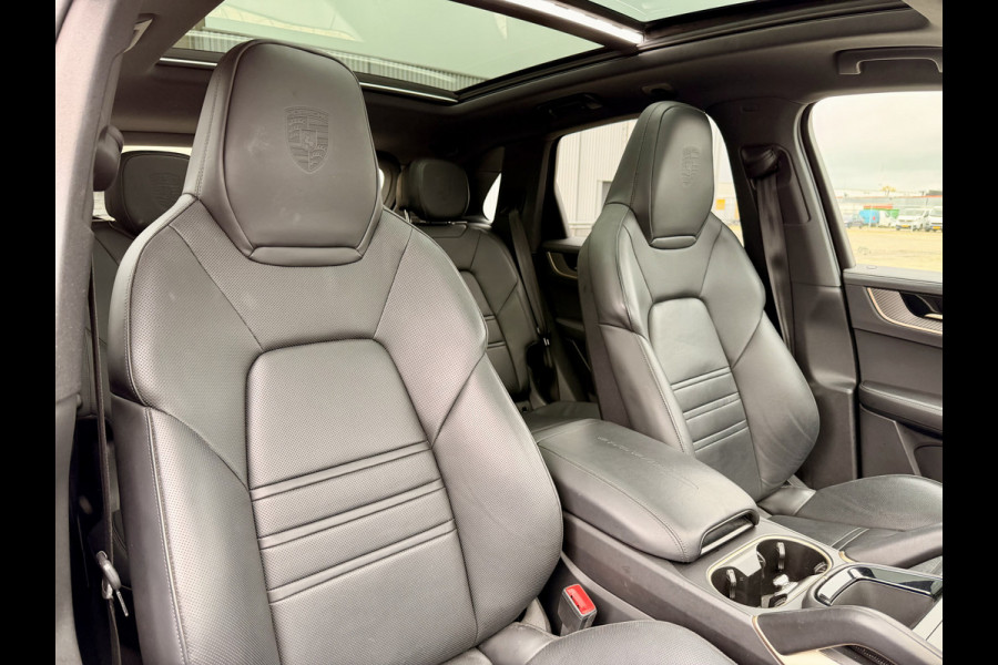 Porsche Cayenne 3.0 E-Hybrid Sport Design 22" | Facelift | PPF | BOSE | PANO