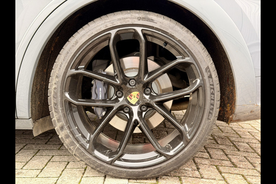 Porsche Cayenne 3.0 E-Hybrid Sport Design 22" | Facelift | PPF | BOSE | PANO