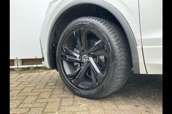 Volkswagen Tiguan Allspace 1.5 TSI R-Line 7p. Pano.dak Stoelverw. Carplay Business+