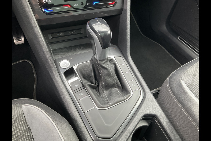 Volkswagen Tiguan Allspace 1.5 TSI R-Line 7p. Pano.dak Stoelverw. Carplay Business+