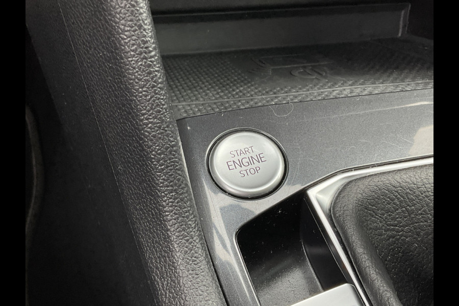 Volkswagen Tiguan Allspace 1.5 TSI R-Line 7p. Pano.dak Stoelverw. Carplay Business+