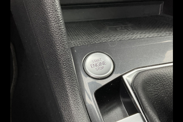 Volkswagen Tiguan Allspace 1.5 TSI R-Line 7p. Pano.dak Stoelverw. Carplay Business+