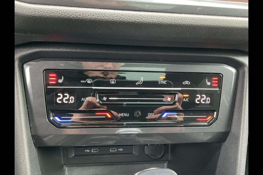 Volkswagen Tiguan Allspace 1.5 TSI R-Line 7p. Pano.dak Stoelverw. Carplay Business+