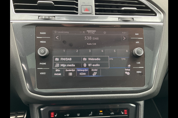 Volkswagen Tiguan Allspace 1.5 TSI R-Line 7p. Pano.dak Stoelverw. Carplay Business+