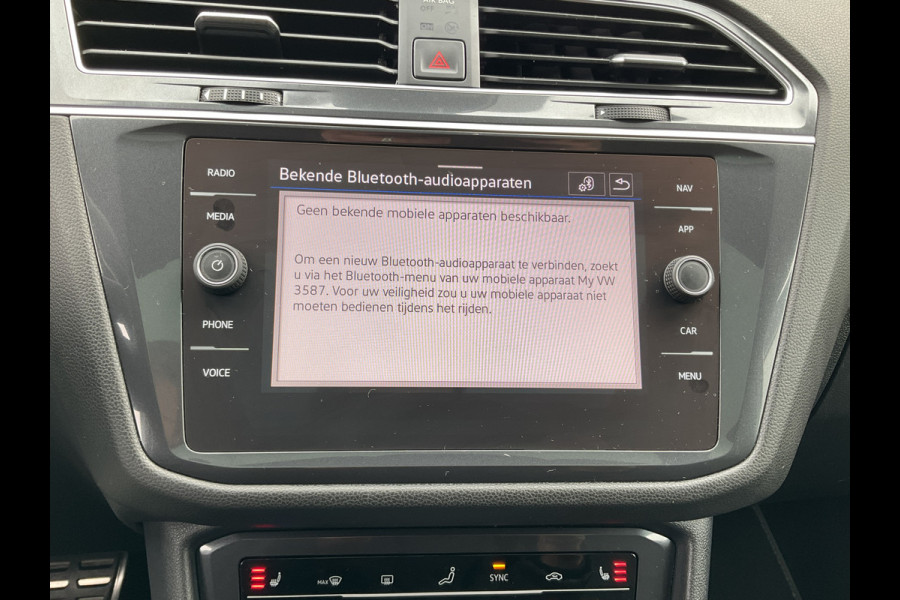 Volkswagen Tiguan Allspace 1.5 TSI R-Line 7p. Pano.dak Stoelverw. Carplay Business+