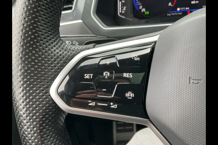 Volkswagen Tiguan Allspace 1.5 TSI R-Line 7p. Pano.dak Stoelverw. Carplay Business+