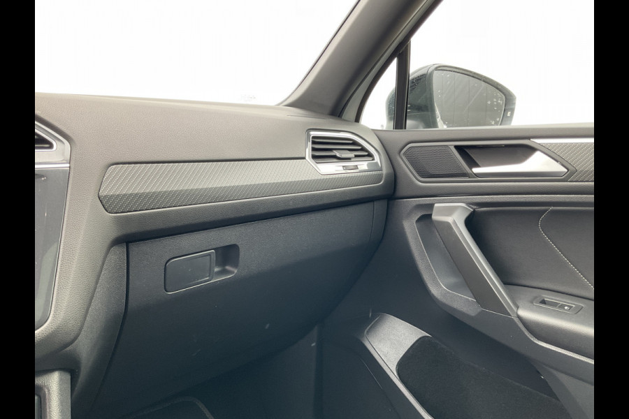 Volkswagen Tiguan Allspace 1.5 TSI R-Line 7p. Pano.dak Stoelverw. Carplay Business+