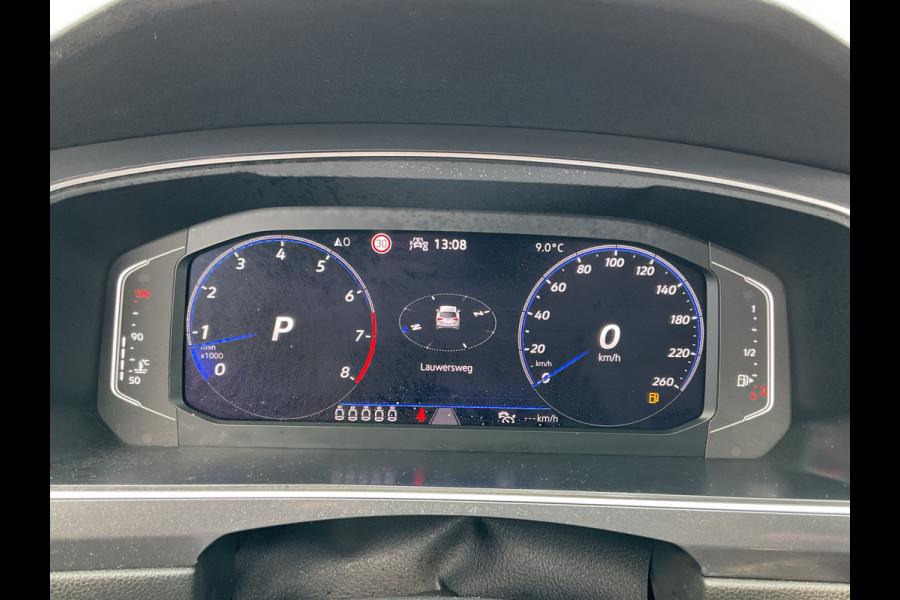 Volkswagen Tiguan Allspace 1.5 TSI R-Line 7p. Pano.dak Stoelverw. Carplay Business+