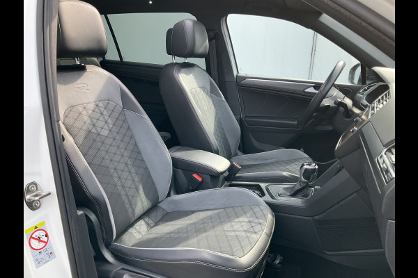 Volkswagen Tiguan Allspace 1.5 TSI R-Line 7p. Pano.dak Stoelverw. Carplay Business+