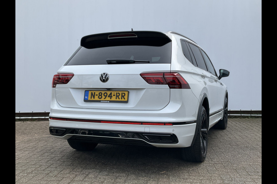 Volkswagen Tiguan Allspace 1.5 TSI R-Line 7p. Pano.dak Stoelverw. Carplay Business+