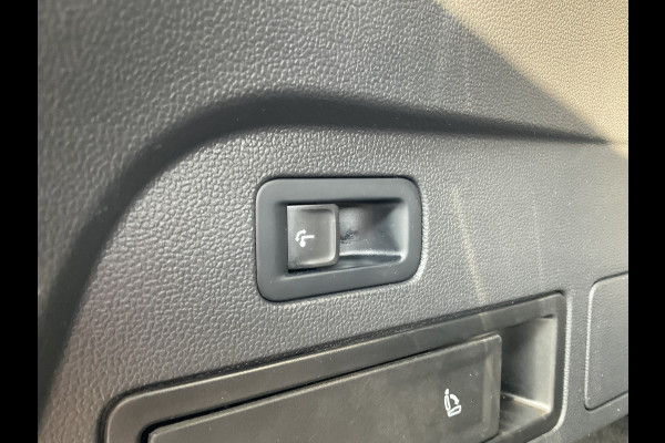 Volkswagen Tiguan Allspace 1.5 TSI R-Line 7p. Pano.dak Stoelverw. Carplay Business+