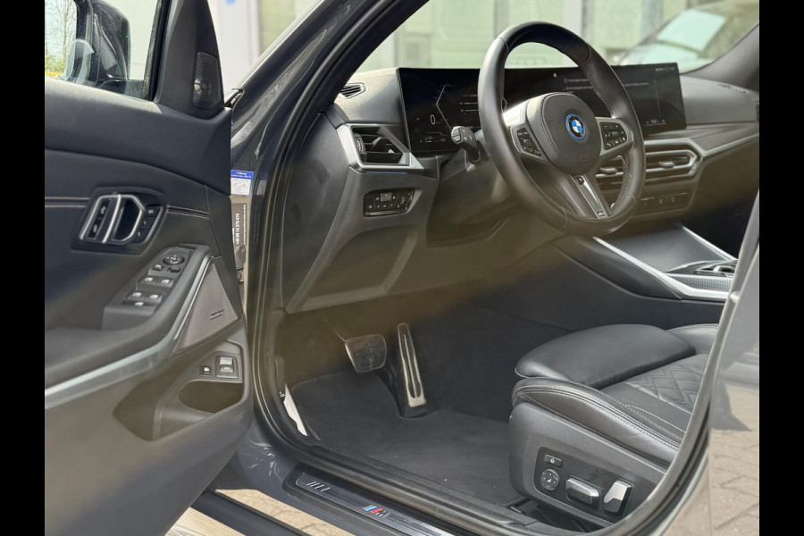 BMW 3 Serie Touring 330e LCI High Ex. M-Sport Pro |Individual leer|Pano|H/K|Memory|19"|Trekhaak|Dravit