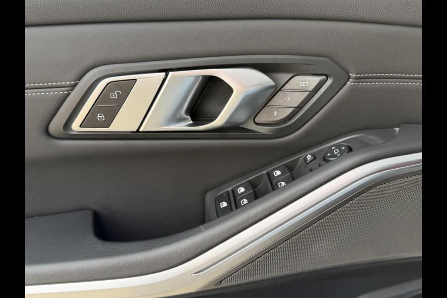 BMW 3 Serie Touring 330e LCI High Ex. M-Sport Pro |Individual leer|Pano|H/K|Memory|19"|Trekhaak|Dravit