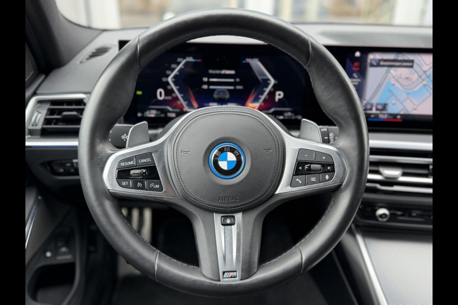 BMW 3 Serie Touring 330e LCI High Ex. M-Sport Pro |Individual leer|Pano|H/K|Memory|19"|Trekhaak|Dravit