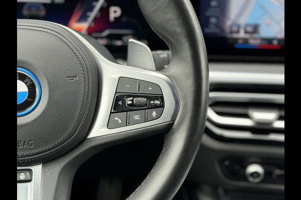 BMW 3 Serie Touring 330e LCI High Ex. M-Sport Pro |Individual leer|Pano|H/K|Memory|19"|Trekhaak|Dravit