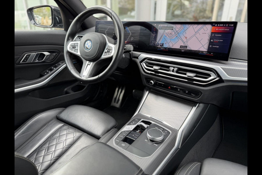 BMW 3 Serie Touring 330e LCI High Ex. M-Sport Pro |Individual leer|Pano|H/K|Memory|19"|Trekhaak|Dravit