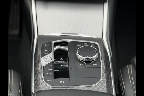 BMW 3 Serie Touring 330e LCI High Ex. M-Sport Pro |Individual leer|Pano|H/K|Memory|19"|Trekhaak|Dravit