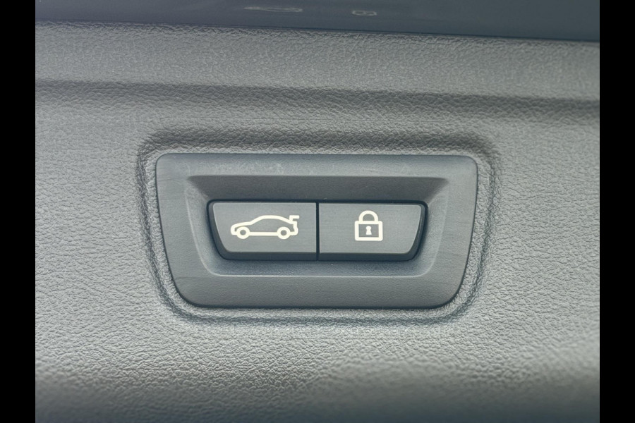 BMW 3 Serie Touring 330e LCI High Ex. M-Sport Pro |Individual leer|Pano|H/K|Memory|19"|Trekhaak|Dravit