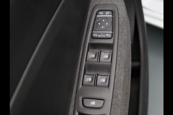 Renault ZOE R135 Intens 52 kWh Camera | Cruise | Navi | Parkeersens. v+a | Stoel-/stuurverw.